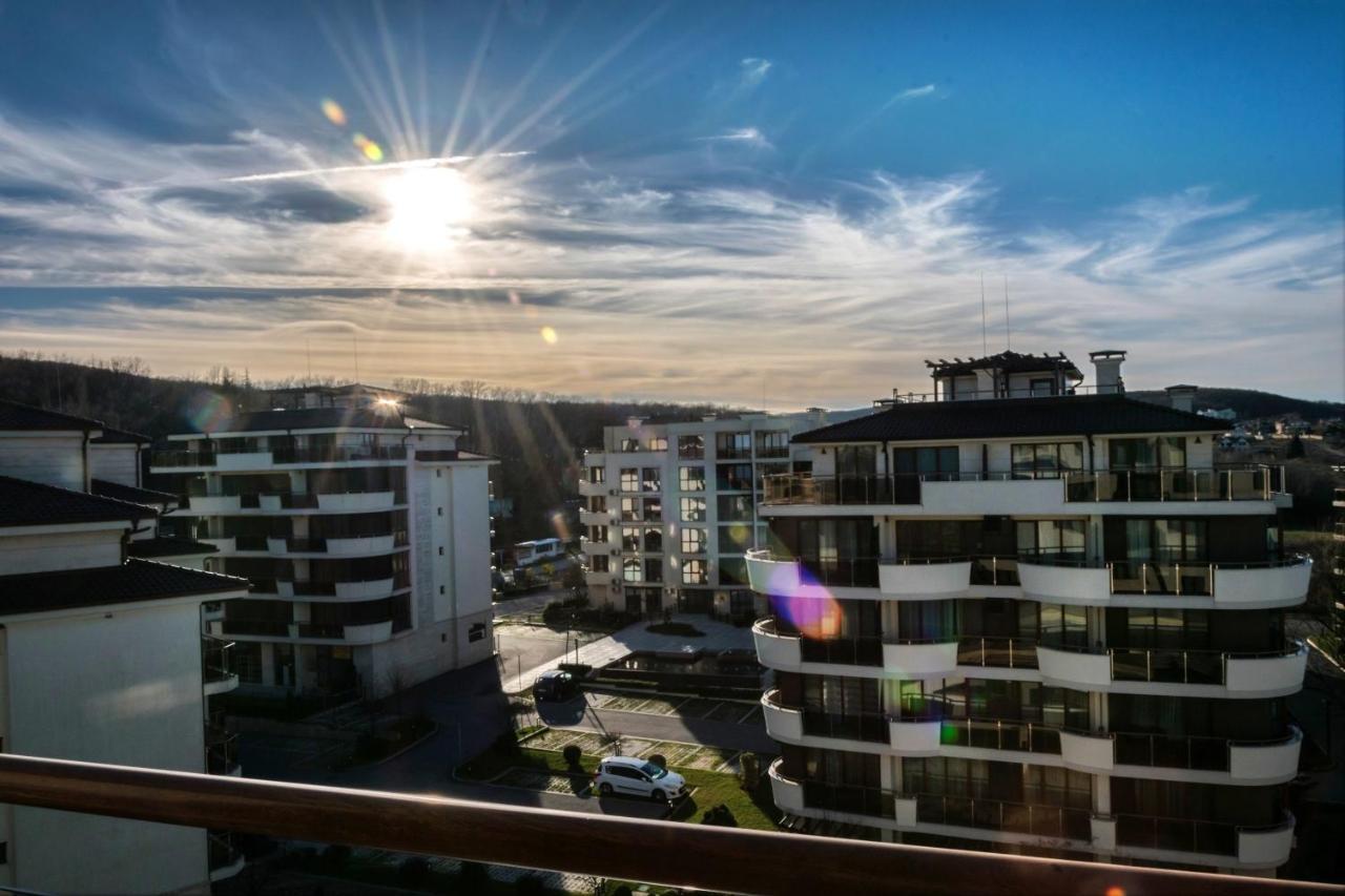 Long Beach Resort Sjkorpilovtsi Eksteriør bilde