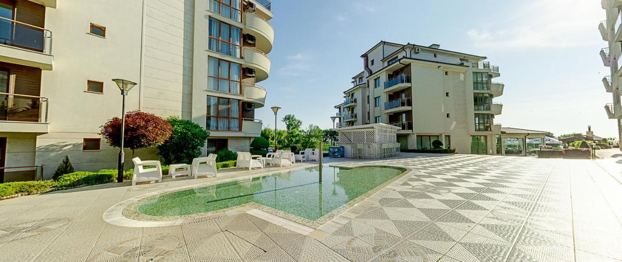Long Beach Resort Sjkorpilovtsi Eksteriør bilde