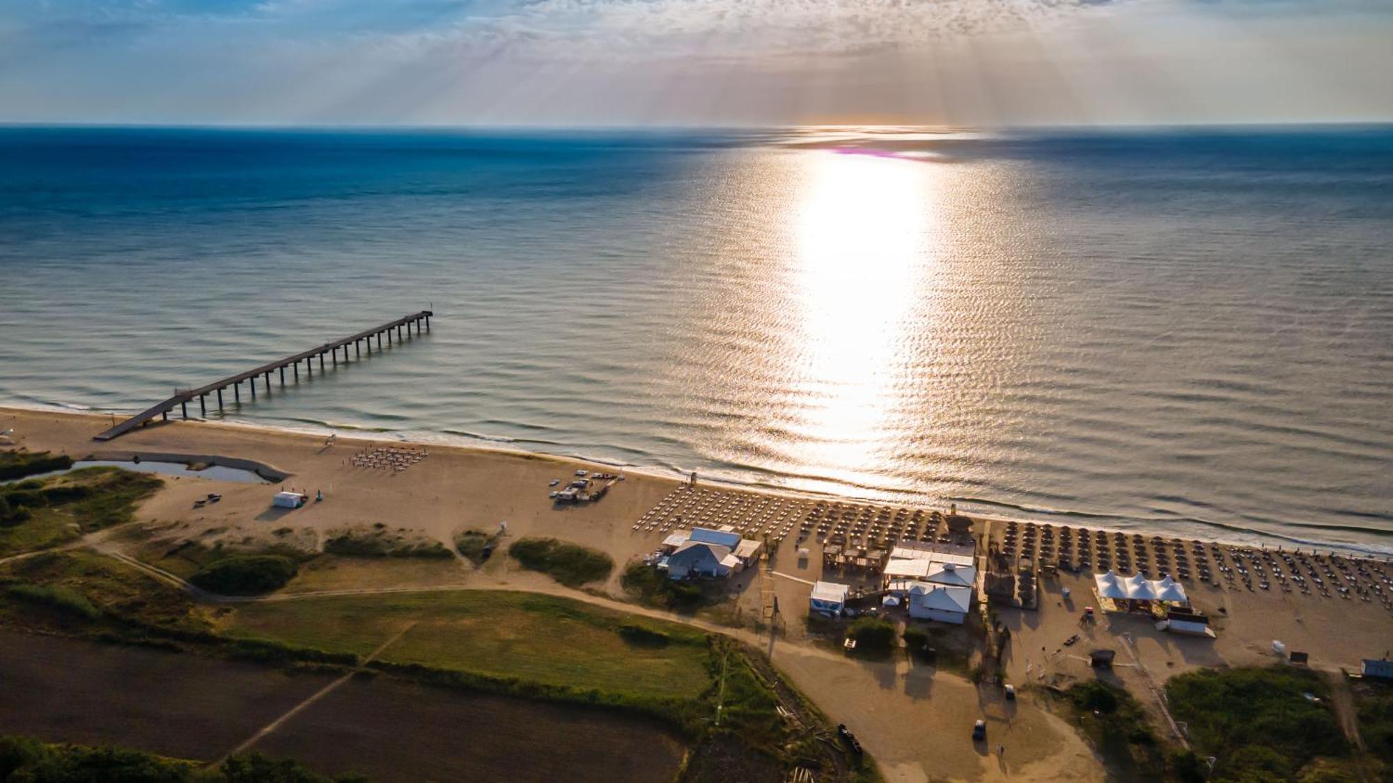 Long Beach Resort Sjkorpilovtsi Eksteriør bilde