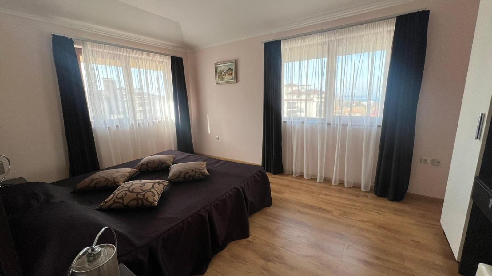 Long Beach Resort Sjkorpilovtsi Eksteriør bilde